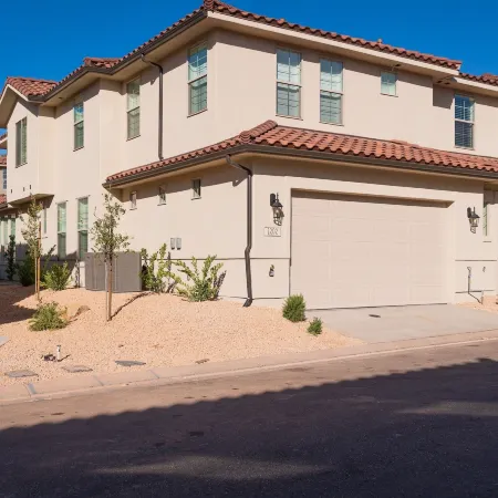 Zions Base Camp 4 Bedroom Townhouse by RedAwning