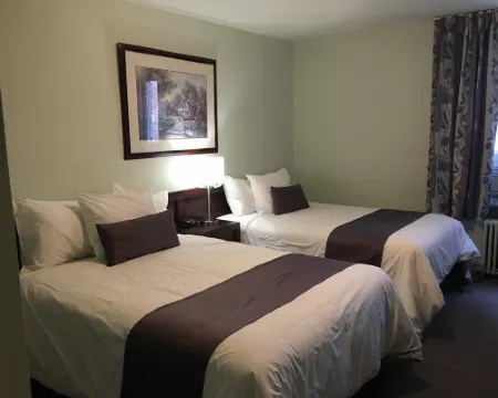 Auberge Centre Ville Hotels in Chicoutimi