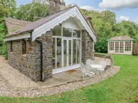 Lower Sketty Green Lodge Hotels in Mayals