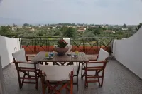 Irene Studios Hotels in Istiea Edipsos