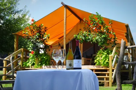 The Kentucky Castle Отели рядом с достопримечательностью «Bluegrass Scenic Railroad and Museum»