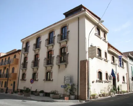 Hotel U' Bais Hotels in Scilla