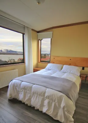 Hotel Saltos del Paine - Mountain view