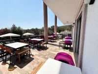 CUNDA EYE - breakfast