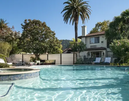 Roman Spa Resort Отели в г. Калистога