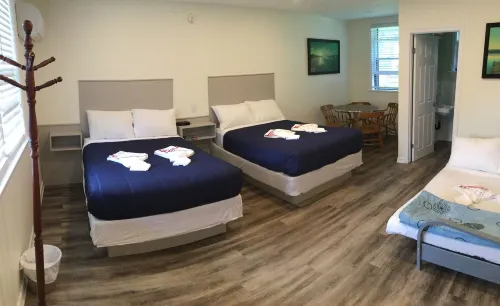 Riverside Park Motel and Campground - Motels