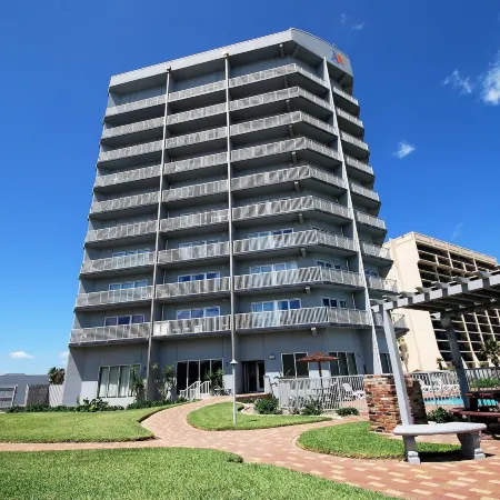 Aquarius Penthouse #2, Dahktari Condo