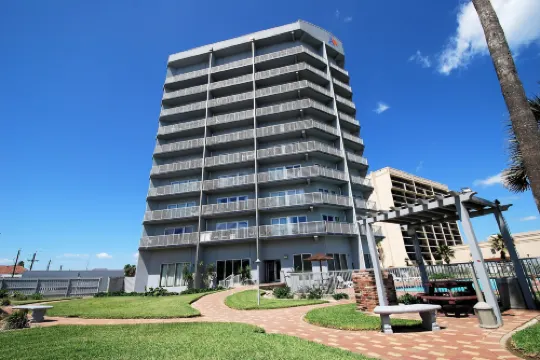 Aquarius Penthouse #2, Dahktari Condo