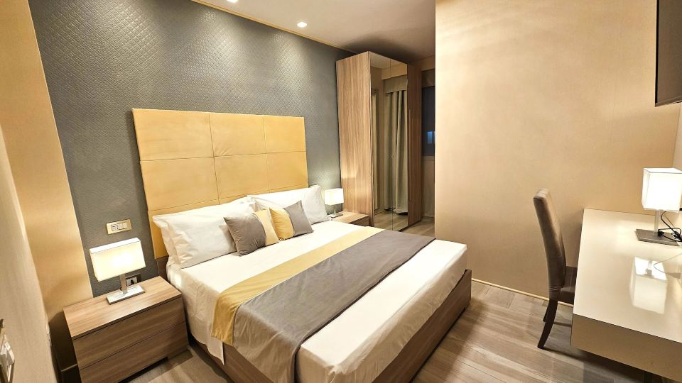 Astoria Supreme - Modern Boutique Suites