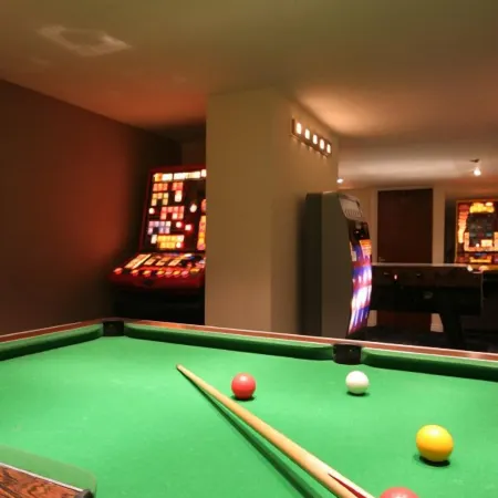 Dutchman Hotel
