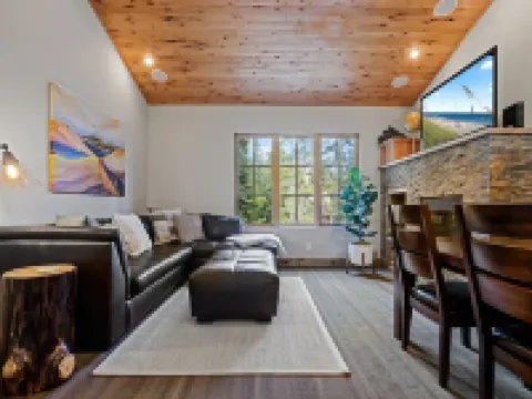 Modern Condo - EV Charger - SM 301 by Bear Valley Vacation Rentals Hotels in Bear Valley