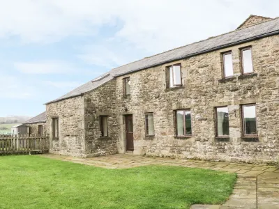 Orcaber Farm Barn Hotels near Ingleborough