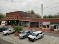 Iron Horse Hotel - parking