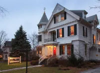 Lang House on Main Street Bed & Breakfast Hotels in Burlington