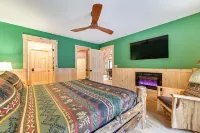 Modern Cabin w/ Hot Tub & Sacandaga Lake Access!