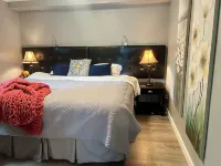 Starlight Poolside ~ 1 bedroom suite