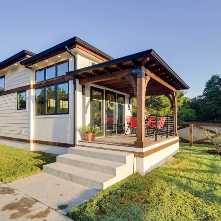 Outdoor Pool and Patio Quiet Whitney Retreat!