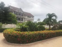 Omega Hotel Complex Hotel di Keta