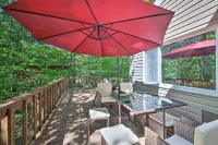 Fire Pit and Grill Lakefront Poconos Cottage! - 3-Star