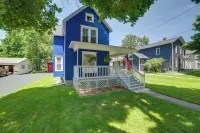 Fire Pit, BBQ & Yard: Family Home in Adrian