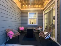 Modern Townhome- downtown Coeur d'Alene- minutes to waterfront restaurants shops Hotels in Kootenai County