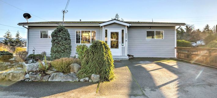 Fire Pit and Bay Views North Bend Home! Hotels in Coos County