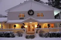 Golden Apple Inn Hotels near Yogi Bear's Jellystone Park Camp-Resort: Glen Ellis, NH