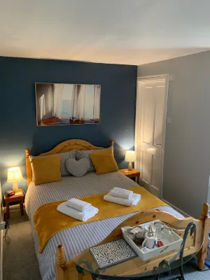 The Holly Tree - Bed and Breakfasts