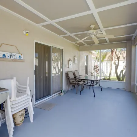 Bright Titusville Retreat w/ Lanai - Wfh Friendly!