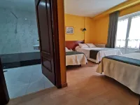Hotel San Jacobo Отели рядом с достопримечательностью «Холм Монте-до-Госо»