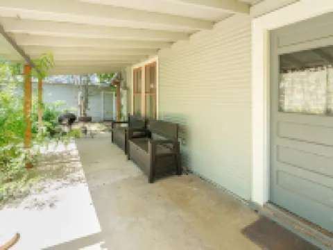 Bright & Fun 3Br Cozy Nook 3 Bedroom Home by RedAwning Hotels in Seguin
