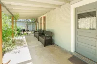 Bright & Fun 3Br Cozy Nook 3 Bedroom Home by RedAwning