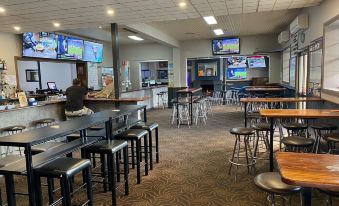 Australian Hotel Young