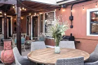 Pet-Friendly Clovis Home Yard, Pergola and Hot Tub - 3 tähden