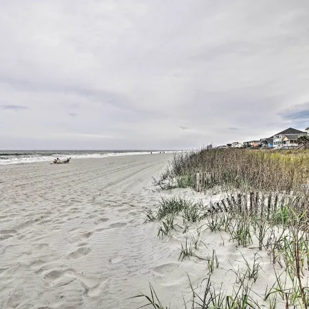 Surfside Beach Couples Retreat w/ Balcony!
