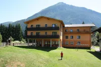 Hotel Hubertus - 3-Star