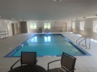 Wingate by Wyndham Fort Saskatchewan - Kolam Renang