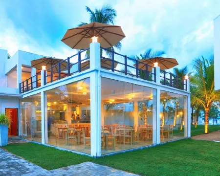 Arugambay Roccos Hotels in Arugam