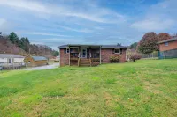 Bluefield Home w/ Covered Deck - Near Parks! - 3-Star