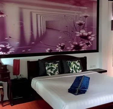 ห้องซูพีเรียร์ เตียงใหญ่ พร้อมระเบียง