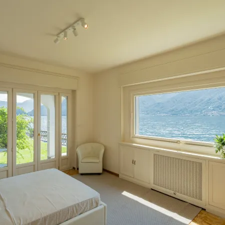 Villa Bianca - Front Lake Pool by Rent All Como