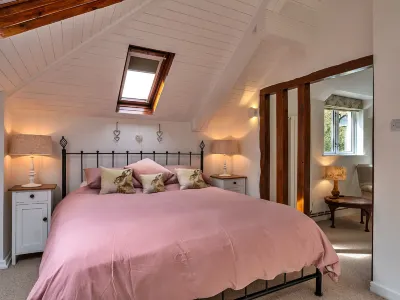 Heath Hills Hotels near Dartmoor Railway Association - (Okehampton,Station)