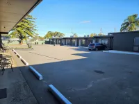 Leeton Centre Motel - parking