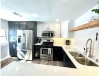 Stylish, modern, REMODELED : Central Location