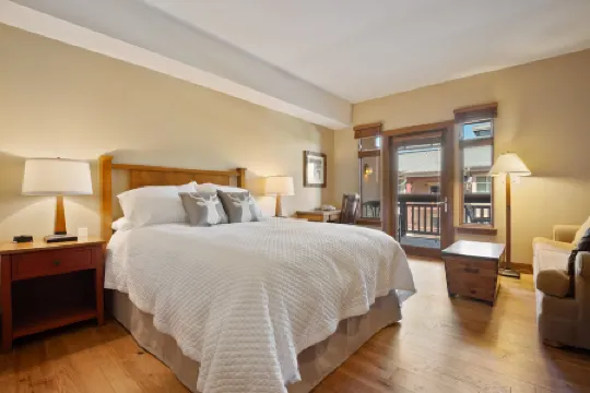 Unequalled Ski in Out, Next to Gondola, Sundial hotel room, Pool, Hot tub, Condo Nast Winner C216A