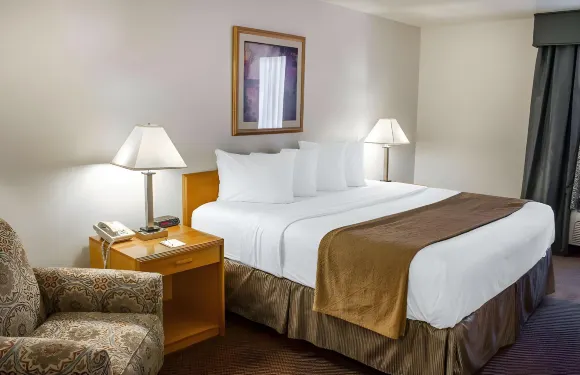 朗維尤凱爾索凱藝套房酒店