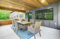 Brantingham Home: ATV & Snowmobile Trails On-site! - Homestays