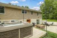 Spacious 4Br - Hot Tub - Tennis Court - Pond