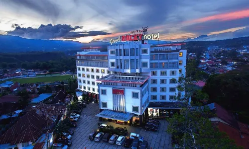 Grand Rocky Hotel Bukittinggi