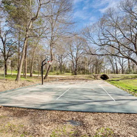 Pickleball/Sport Court: Spacious Kemp Home!